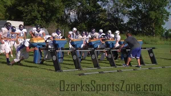 17339443.jpg: Greenfield Football Practice_8