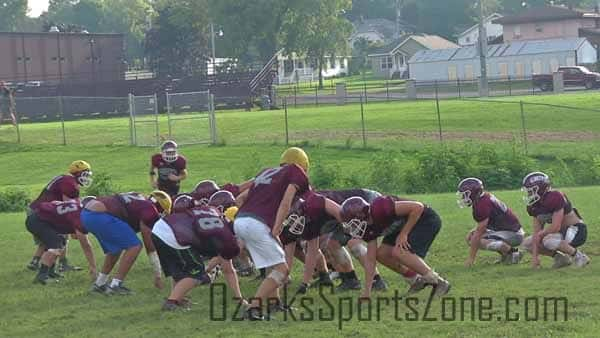 17339431.jpg: Mountain Grove Football Practice_8