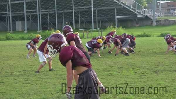 17339432.jpg: Mountain Grove Football Practice_9