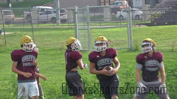 17339430.jpg: Mountain Grove Football Practice_7