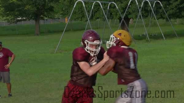 17339428.jpg: Mountain Grove Football Practice_6