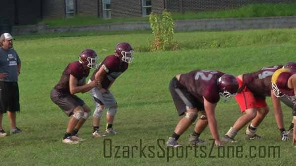 17339427.jpg: Mountain Grove Football Practice_3