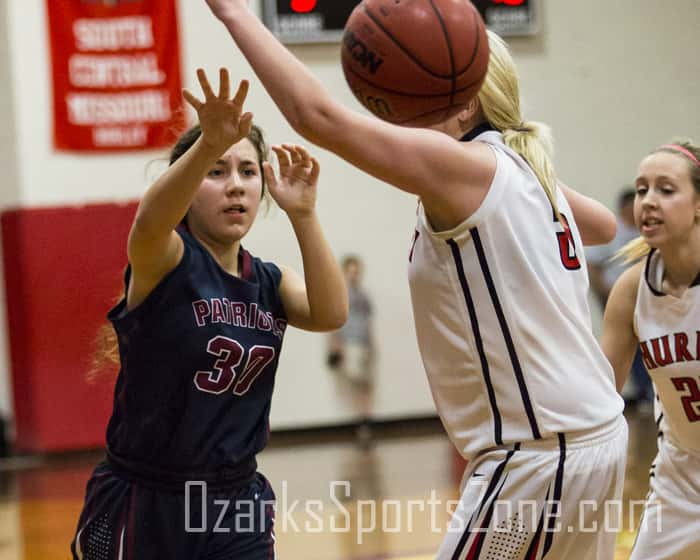 17325328.jpg: Best of 2015-16 School of the Ozarks Patriots_35