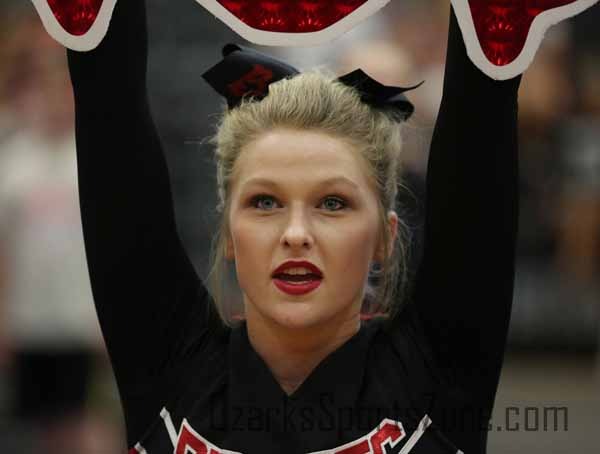 17319190.jpg: Branson Cheerleading - Photo by Justin Sampson_13