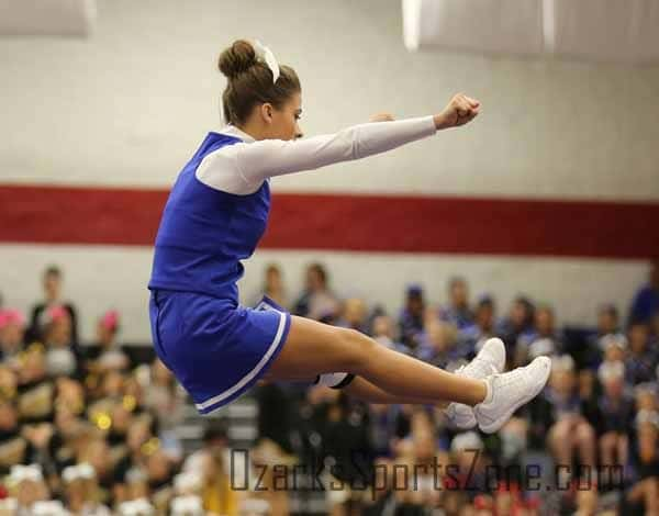 17318933.jpg: Greenfield Cheer - Photo by Justin Sampson_14