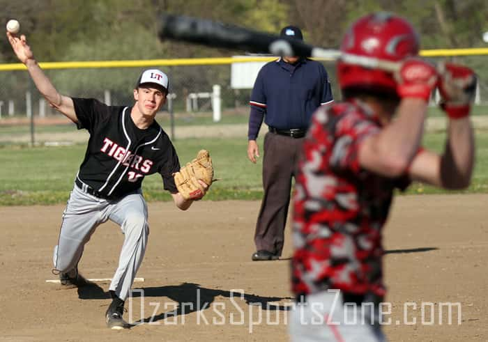 17313265.jpg: Pictures: Best of 2015-16 Lockwood Tigers_49