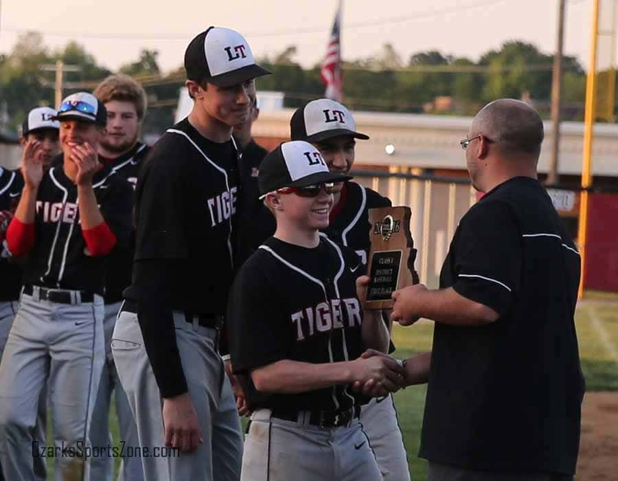 17313263.jpg: Pictures: Best of 2015-16 Lockwood Tigers_47