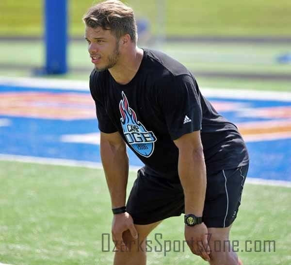 17299239.jpg: DGB Youth Football Camp - Photo by Justin Sampson_48