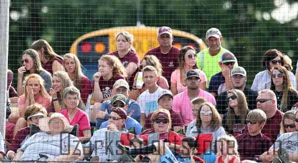 17266611.jpg: Mountain Grove vs Conway - Photo by Chris Parker_116