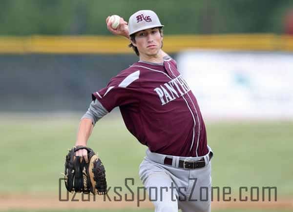 17266610.jpg: Mountain Grove vs Conway - Photo by Chris Parker_112