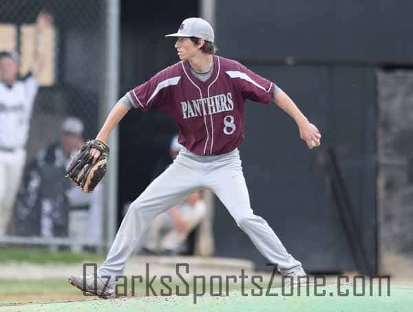 17266598.jpg: Mountain Grove vs Conway - Photo by Chris Parker_104