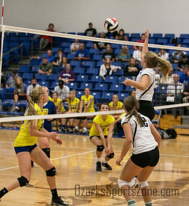 17401763.jpg: Bolivar_Marshfield_vball_Photo by Bob Campbell_4