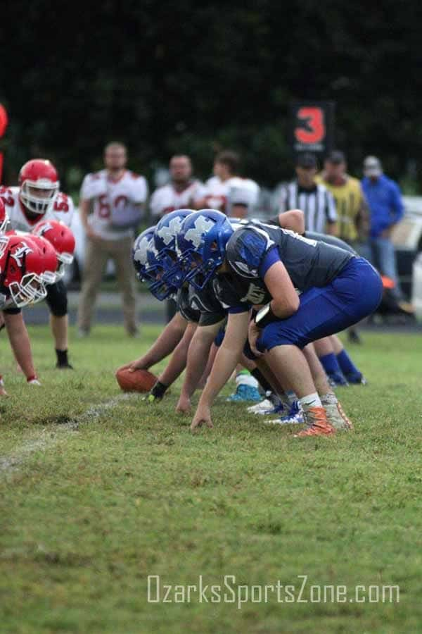 17396588.jpg: Lincoln vs Marionville - Photo by Scott Vanscoy_38