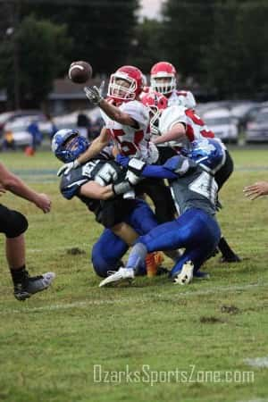 17396582.jpg: Lincoln vs Marionville - Photo by Scott Vanscoy_32