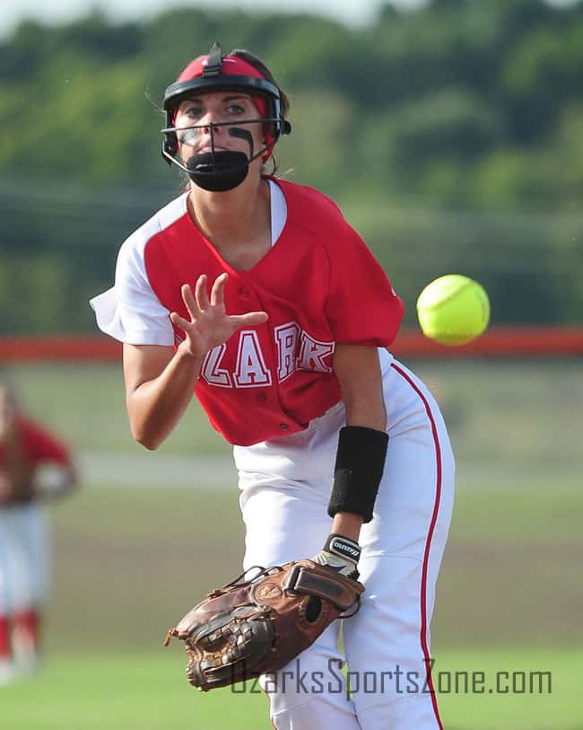 17391093.jpg: Ozark_Republic_softball_Photo by Don Jones_39