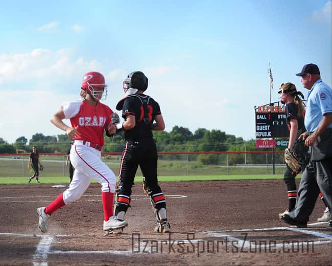 17391091.jpg: Ozark_Republic_softball_Photo by Don Jones_37