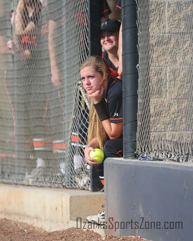 17391090.jpg: Ozark_Republic_softball_Photo by Don Jones_36