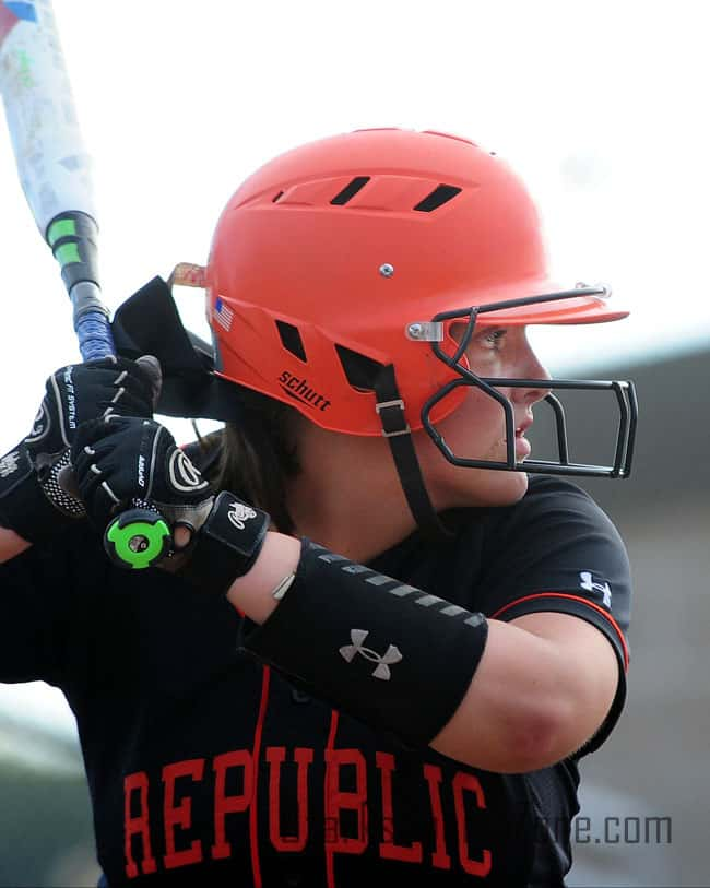 17391089.jpg: Ozark_Republic_softball_Photo by Don Jones_35