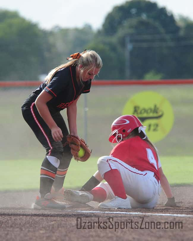 17391084.jpg: Ozark_Republic_softball_Photo by Don Jones_31