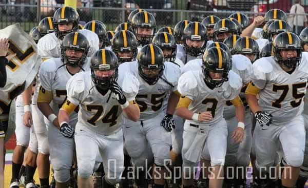 17407811.jpg: Monett vs Cassville - Photo by Joe Hickman_96