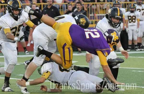 17407792.jpg: Monett vs Cassville - Photo by Joe Hickman_80