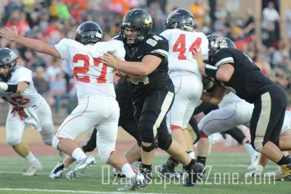 17407216.jpg: Lebanon vs West Plains - Photo by Nick Mebruer_39