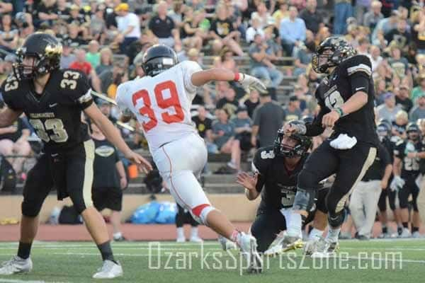 17407214.jpg: Lebanon vs West Plains - Photo by Nick Mebruer_36