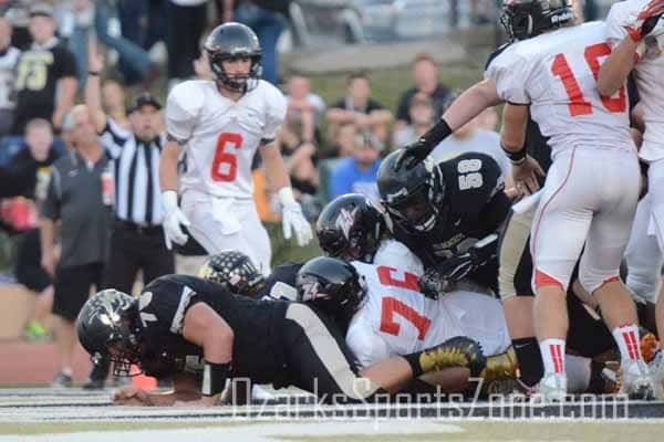 17407213.jpg: Lebanon vs West Plains - Photo by Nick Mebruer_37