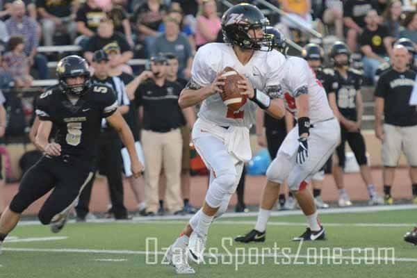 17407209.jpg: Lebanon vs West Plains - Photo by Nick Mebruer_32