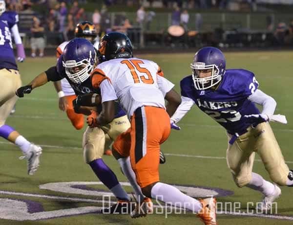 17418868.jpg: Camdenton vs Waynesville - Photo by Dennis Jones_49