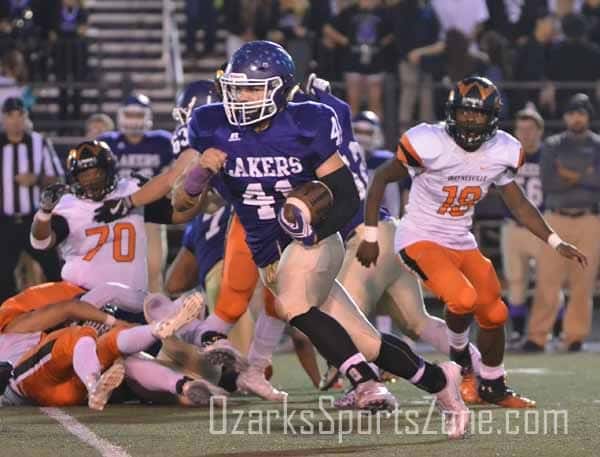 17418869.jpg: Camdenton vs Waynesville - Photo by Dennis Jones_50