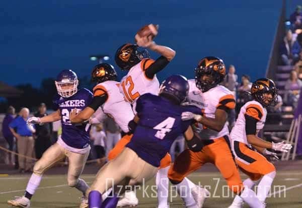 17418866.jpg: Camdenton vs Waynesville - Photo by Dennis Jones_47