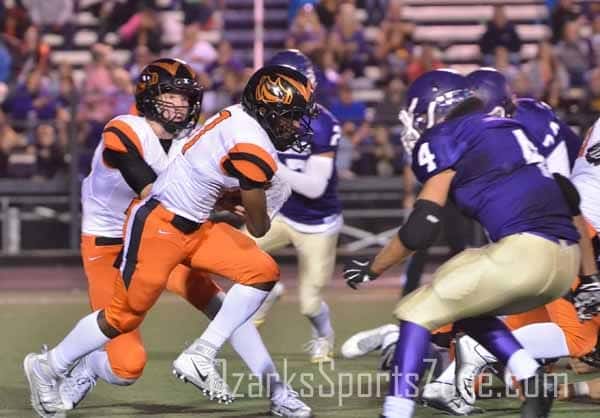 17418865.jpg: Camdenton vs Waynesville - Photo by Dennis Jones_46