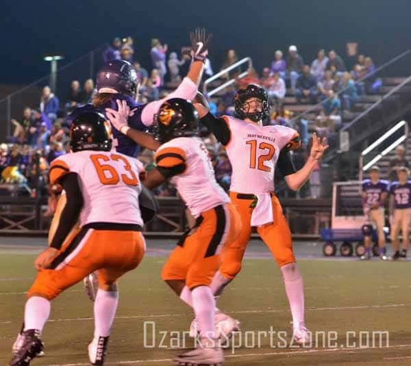 17418863.jpg: Camdenton vs Waynesville - Photo by Dennis Jones_44