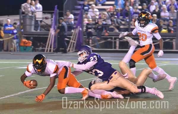 17418861.jpg: Camdenton vs Waynesville - Photo by Dennis Jones_42