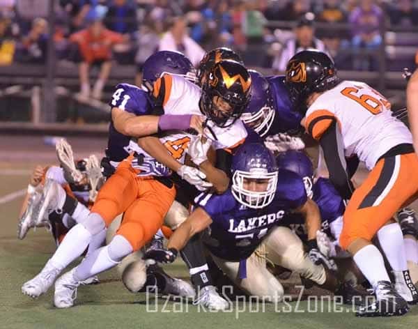 17418860.jpg: Camdenton vs Waynesville - Photo by Dennis Jones_41
