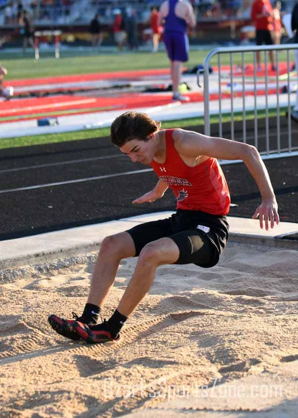 Pictures: Nixa Track Meet | Ozark Sports Zone