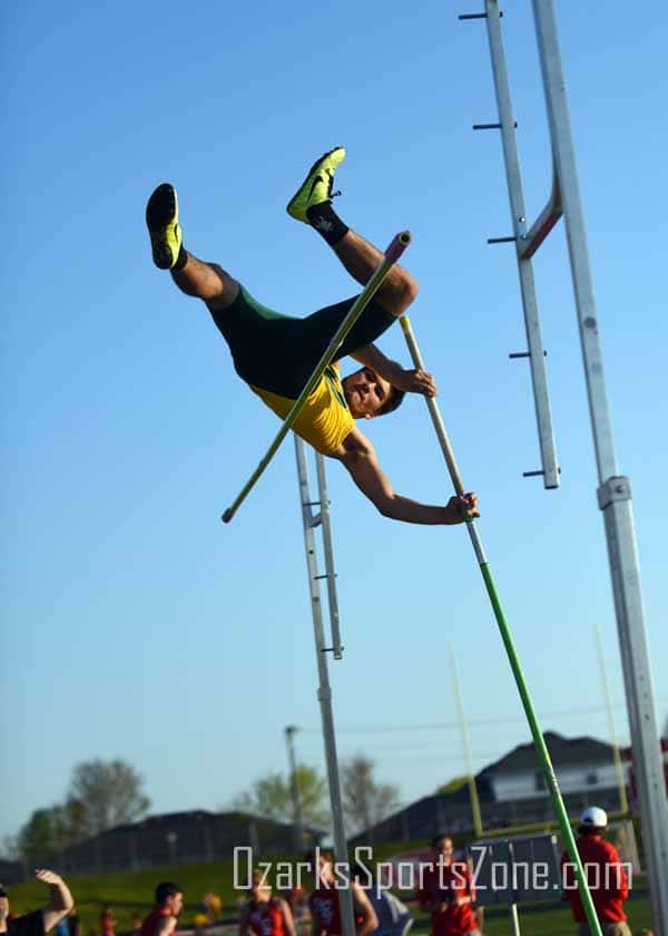 Pictures: Nixa Track Meet | Ozark Sports Zone