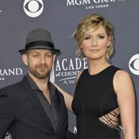 Kristian Bush and Jennifer Nettles of Sugarland attend the 46th Annual Academy of Country Music Awards in Las Vegas^ Nevada on April 3^ 2011.