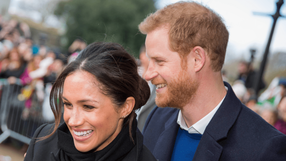 Meghan Markle & Prince Harry Reveal Christmas Card With ...