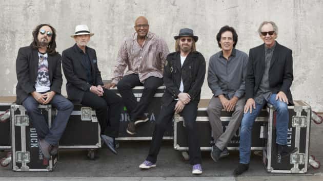 m_tompettytheheartbreakers630_010317-1