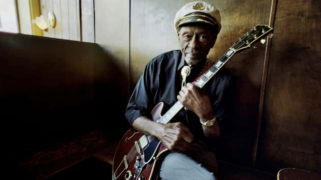 m_chuckberry630_withguitar_032717