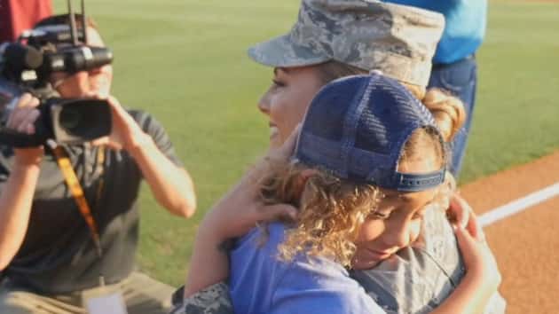 170421_vod_orig_military_mom_surprise_12x5_1600