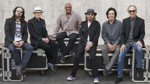 m_tompettytheheartbreakers630_031417-3