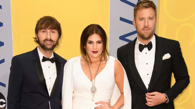 m_ladyantebellumcma2016redcarpet-2