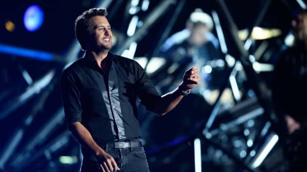 m_lukebryancma2016stage-9