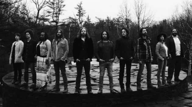 m_magpiesalute630_030217