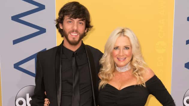 m_chrisjansoncma2016redcarpetwithwife-5