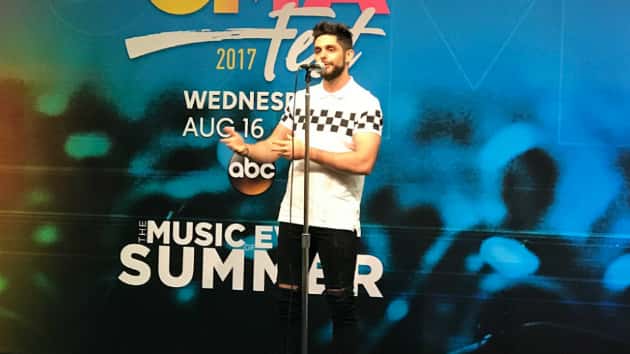 m_thomasrhettcmafest2017061117