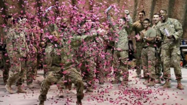 111117_harris-baby-reveal-03-ht-rc-171010_4x3_992